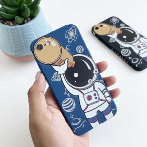 iPhone 7/8/ SE 2020, 2021, 2022 - Protector Suave diseño de astronauta espacial