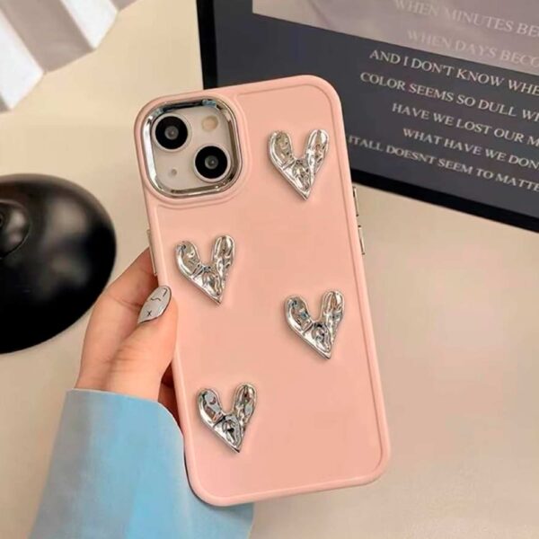 iPhone 13 - Protector con pulsera de perlas, diseño de corazones 3D brillantes, serie dulce latido - Imagen 4