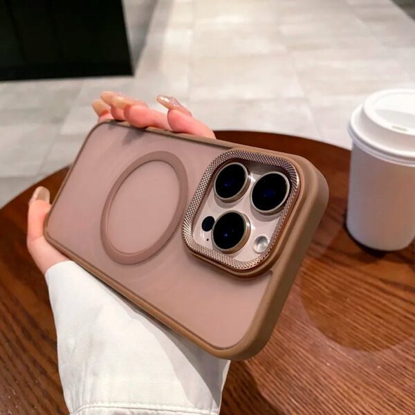 iPhone 16 Pro Max - Protector de silicona de lujo con marco matte, serie Juanchi