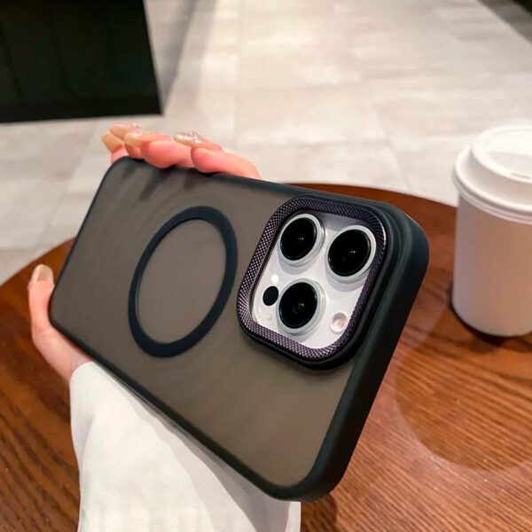 iPhone 16 Pro Max - Protector de silicona de lujo con marco matte, serie Juanchi - Imagen 3